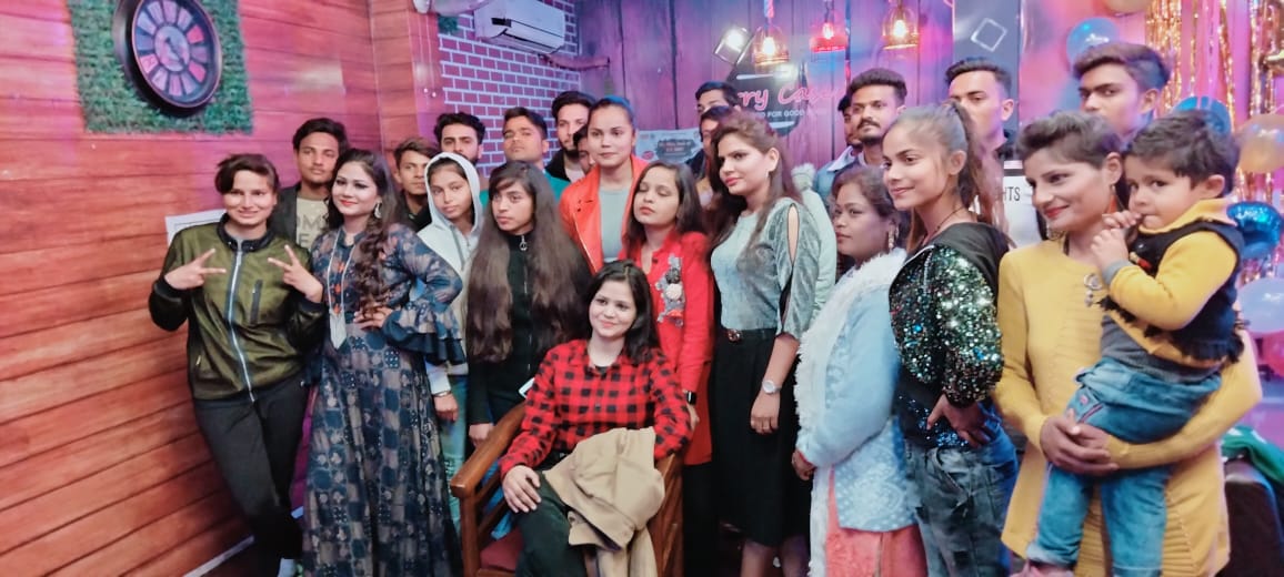 जो कहते थे नचनियां आज के उन्हीं के बच्चों को सिखाती हूं, मैंने फिल्पकार्ट के लिए भी मॉडलिंग की