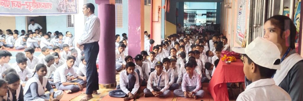 तिलहर के सरस्वती विद्या मन्दिर में विशाल संगोष्ठी का आयोजन किया गया। जिसमें गंगा स्वच्छता की शपथ ली गई।