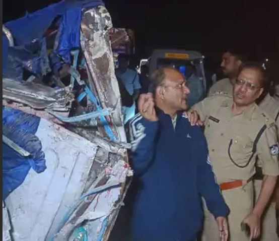 मध्यप्रदेश में भीषण बस हादसा 9 लोगों की मौत, 24 घायल